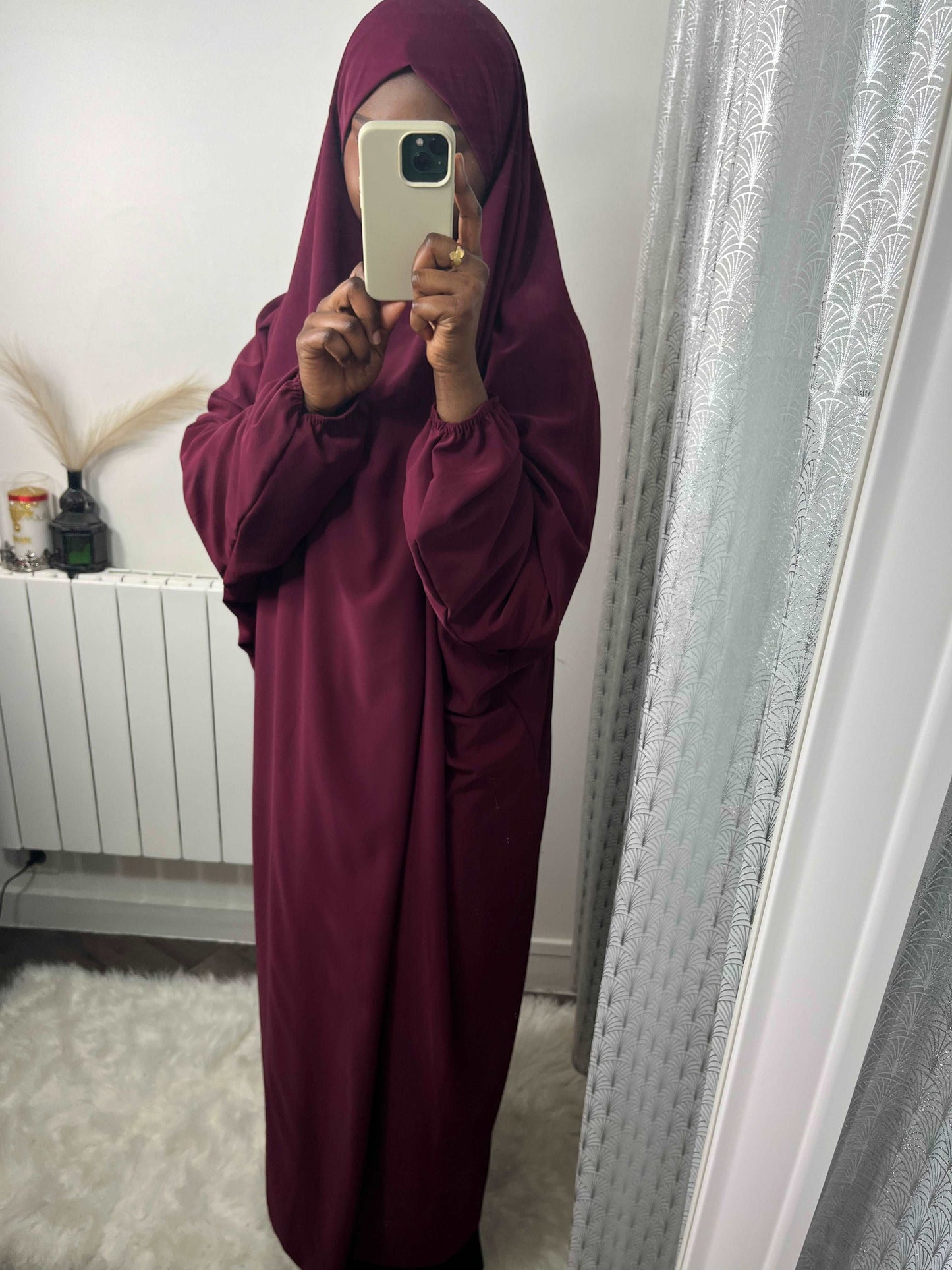 Jilbeb une pièce bordeaux soie de médine