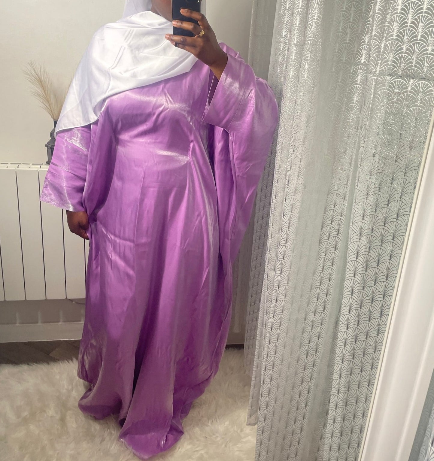 Abaya Nafissa Tall mauve satin brillant ceinturée